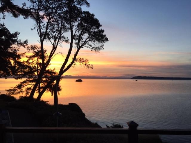 Puget Sound Chic Romantic Cottage With Private Beach Access & Gated Entry Port Ludlow Exterior foto